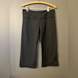 Lululemon wide leg crop leggings black size 8